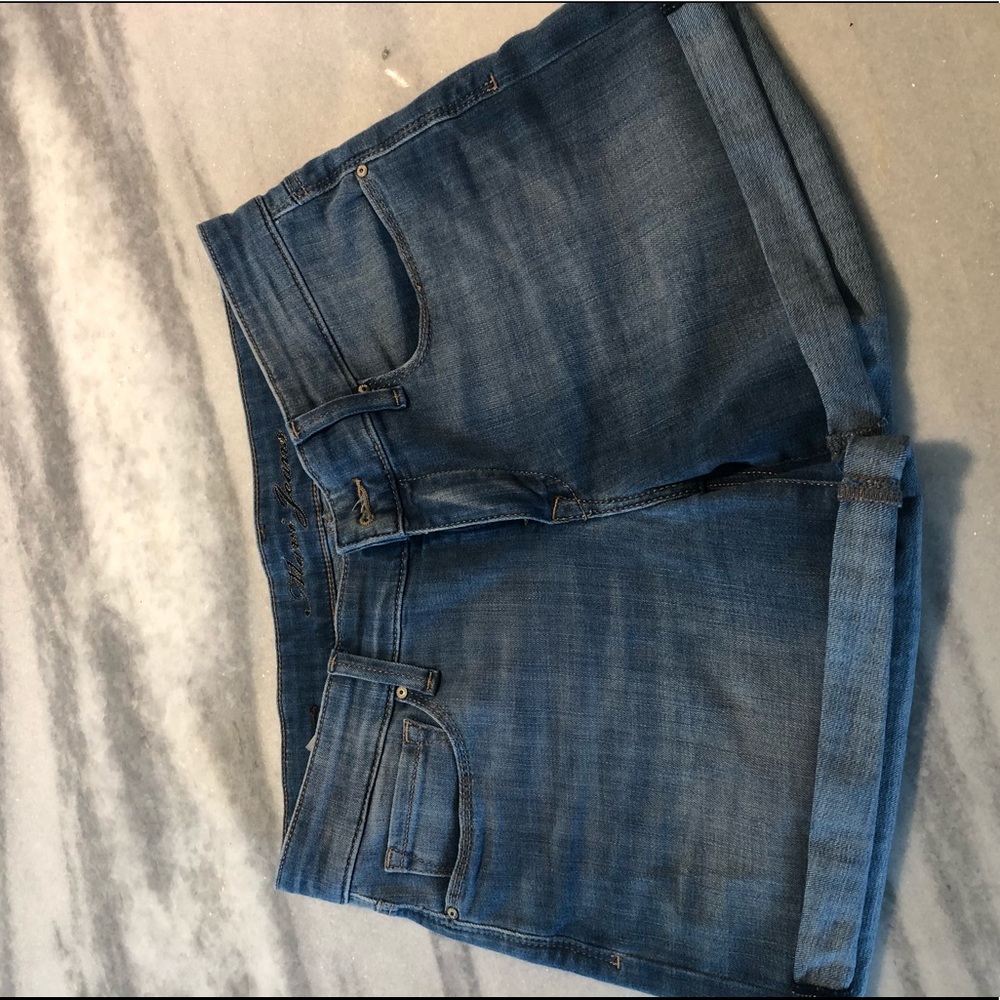 Mavi brand new denim shorts- missing button sz27